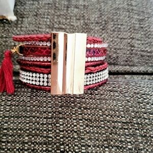 𝅺bracelet  boho Chic NWOT burgundy